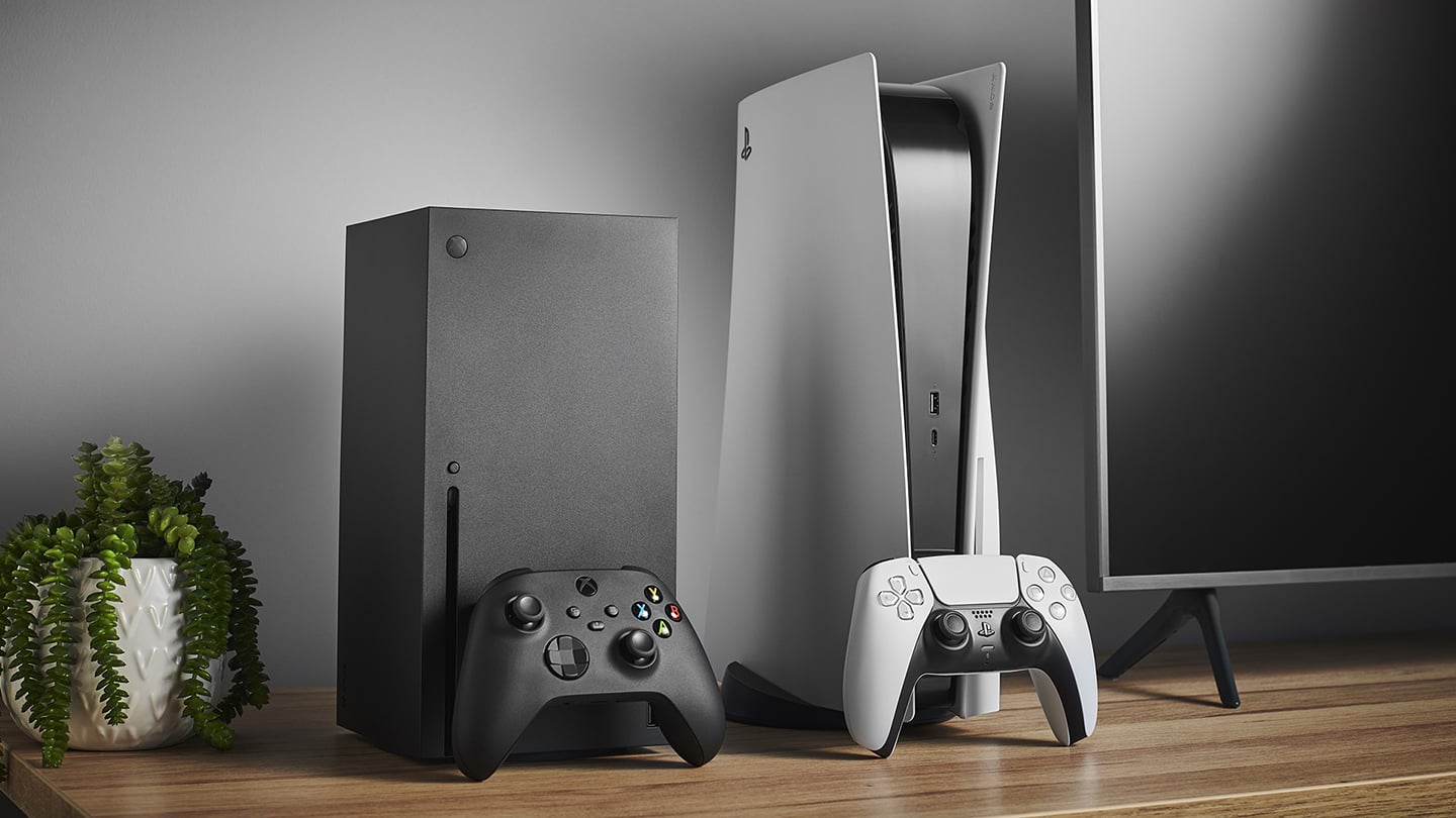 PS5 and Xbox Series X size comparison.