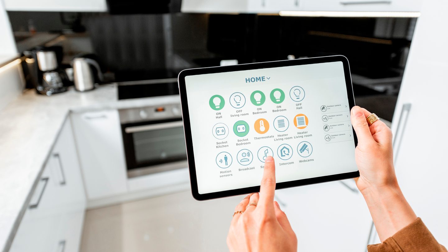 Smart Home i Pad Hub Kitchen smaller