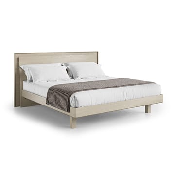 KAVA 9617 | Modern Queen Bed With Built-in Charging & Lighting