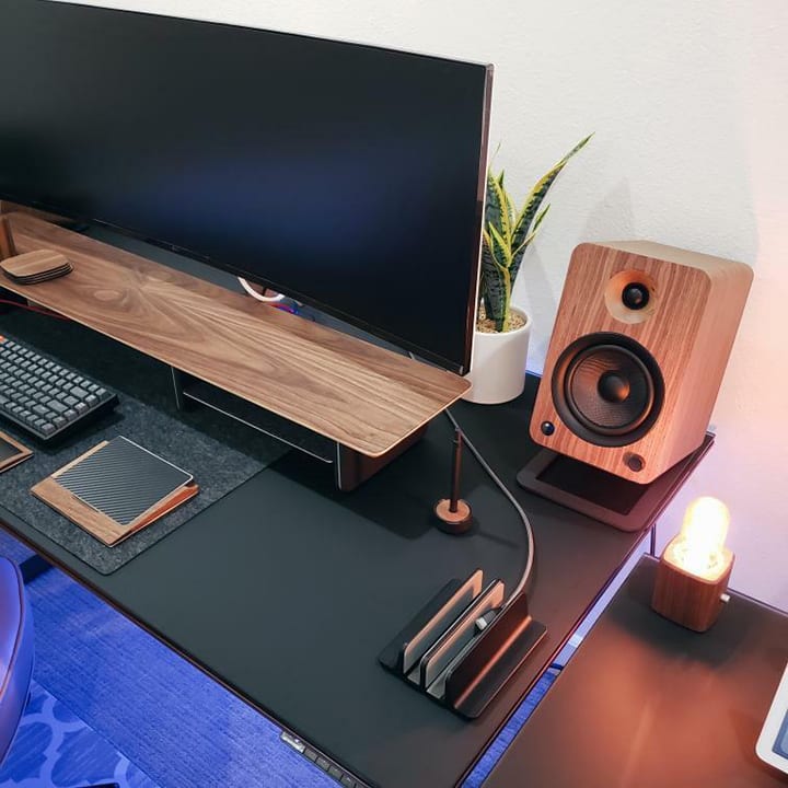 Tommy Tech BDI Sequel Standing Desk Gaming Set up