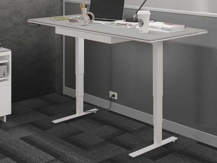 Because the motorized legs are the heart of any standing desk, we incorporated a three-stage lift mechanism, which offers a greater range of height than the standard two-stage mechanisms seen on the market.